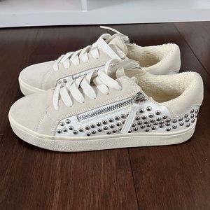 NWOT Steve Madden Parka Sneakers in White
